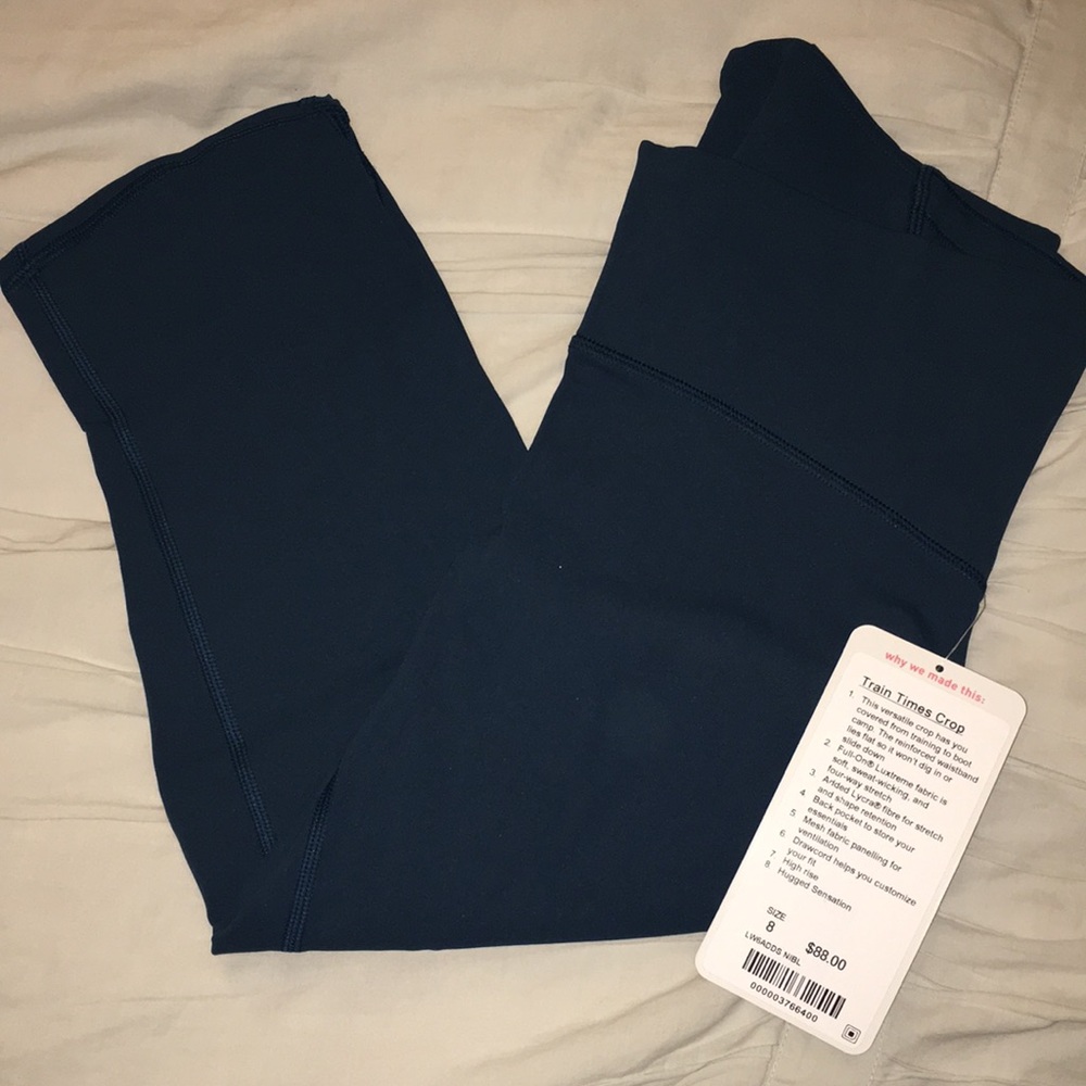 NWT Lululemon train times crop